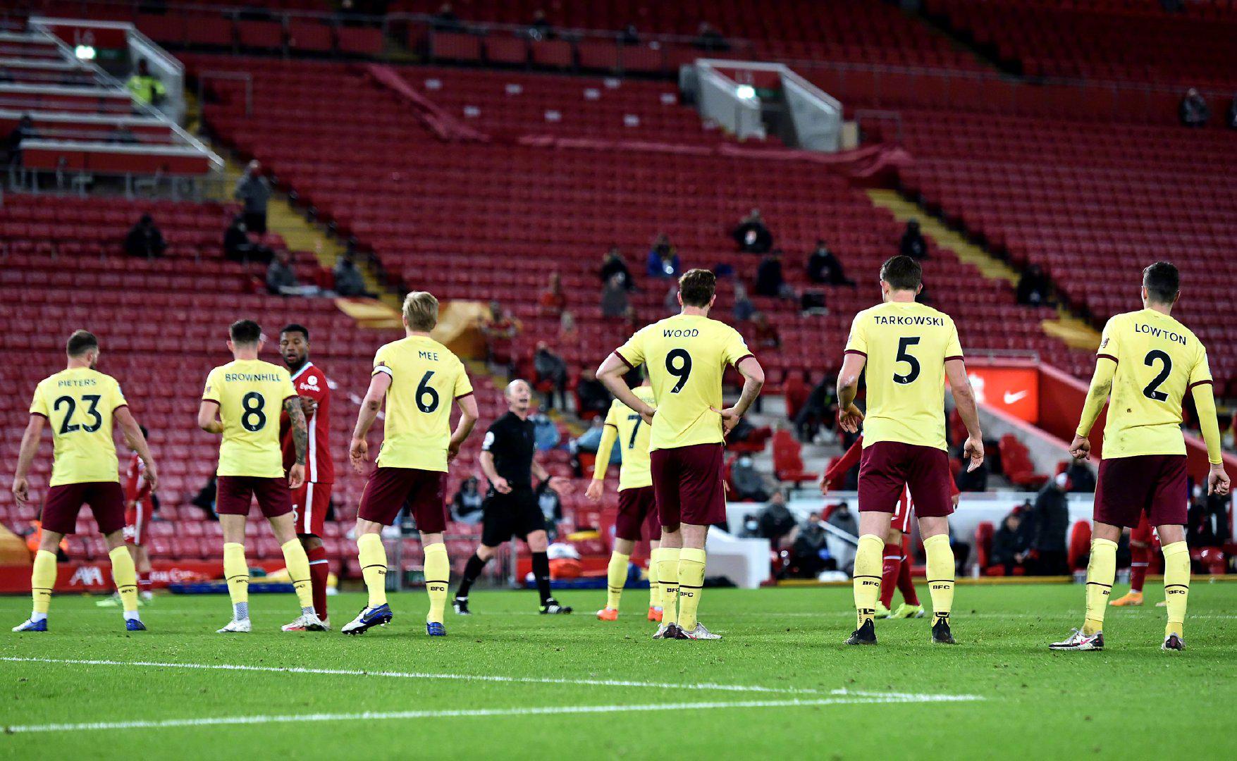 队的困境雪 队的困境雪