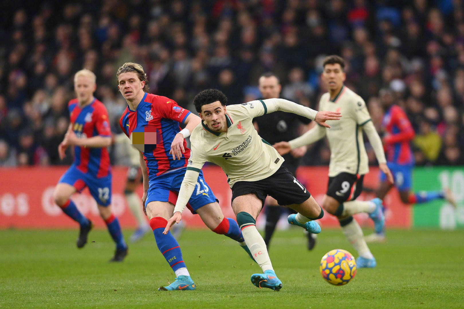 足球中争议 足球中争议